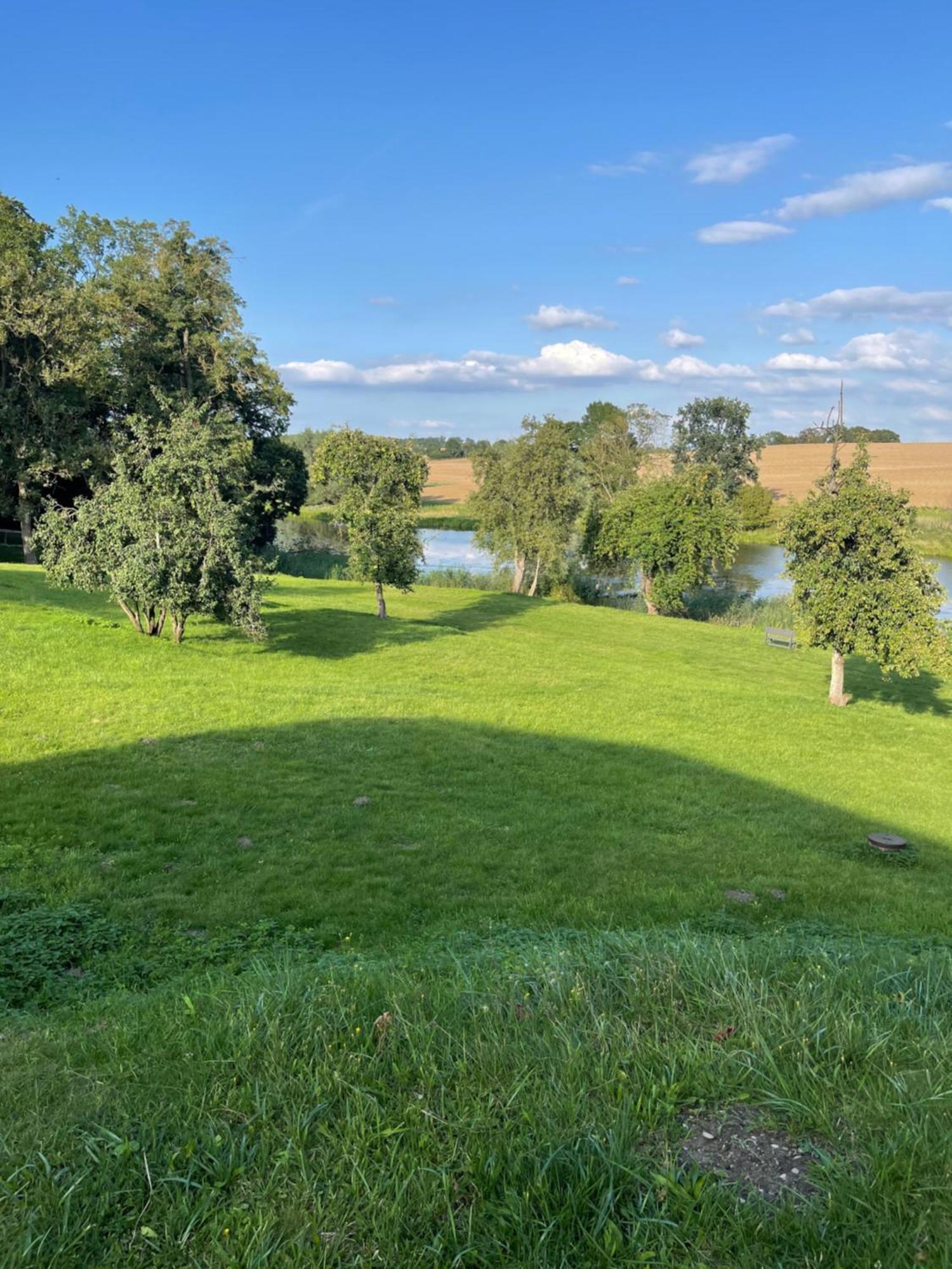 Ferienwohnung Mit Kamin Und Traumhafter Dachterrasse Mit Weitblick In Die Natur Neu Gaarz Buitenkant foto